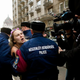 Illustration for article titled Félmeztelen Femen-aktivistát vittek el a rendőrök a Parlament mellől
